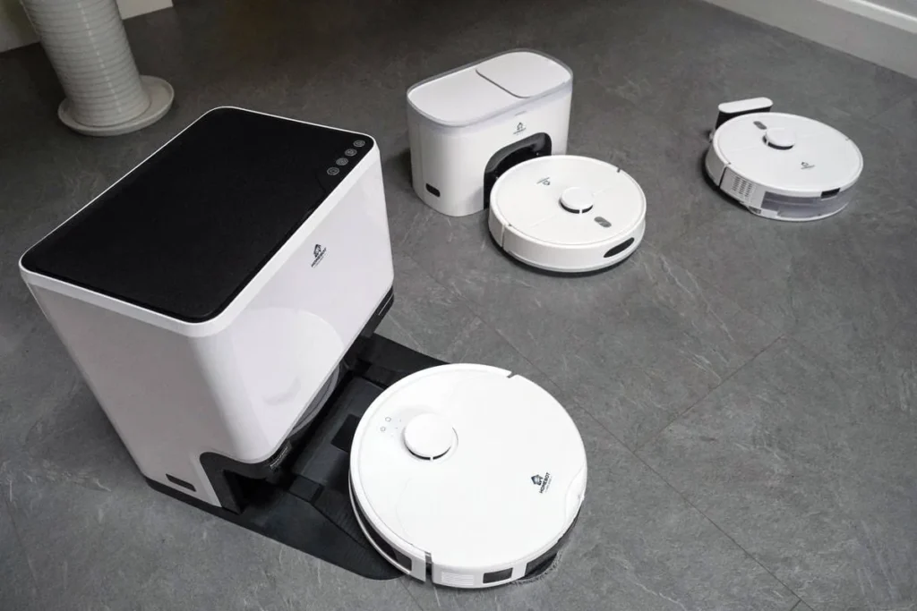 Robot Vacuums & Mops