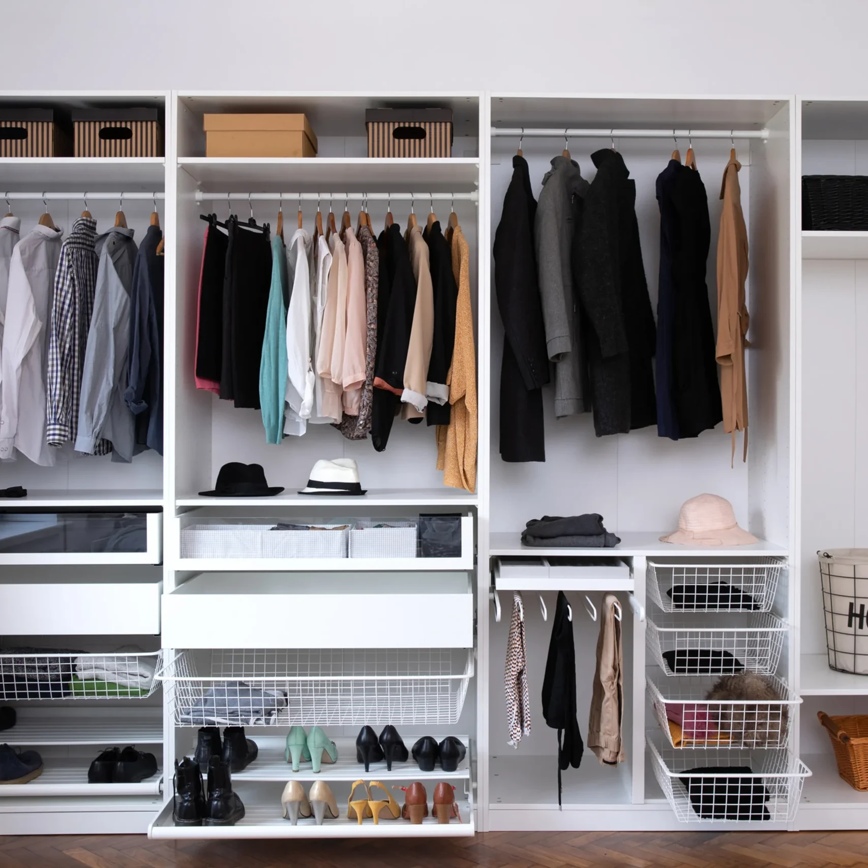 IoT-enabled wardrobe/closet organizer