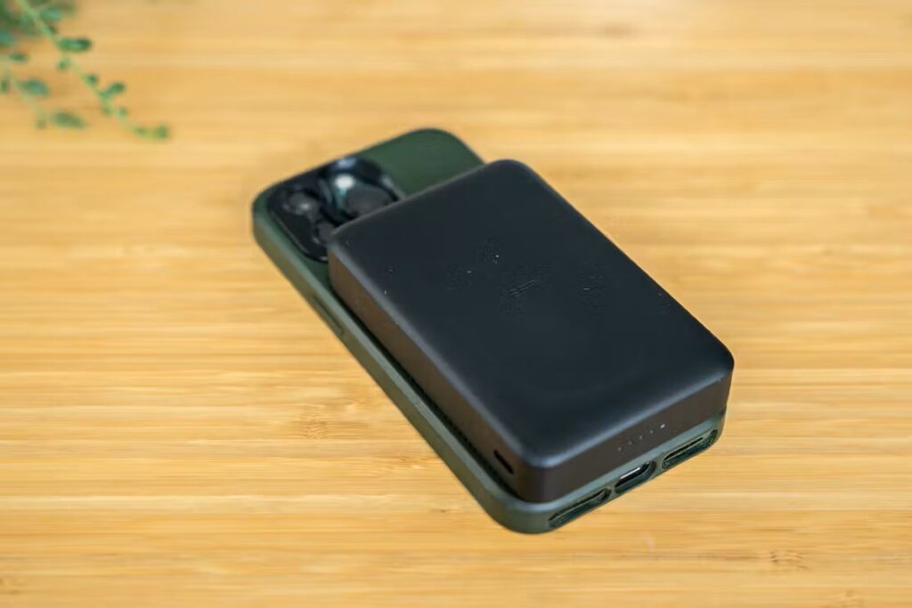 ESR HaloLock Qi2 Power Bank