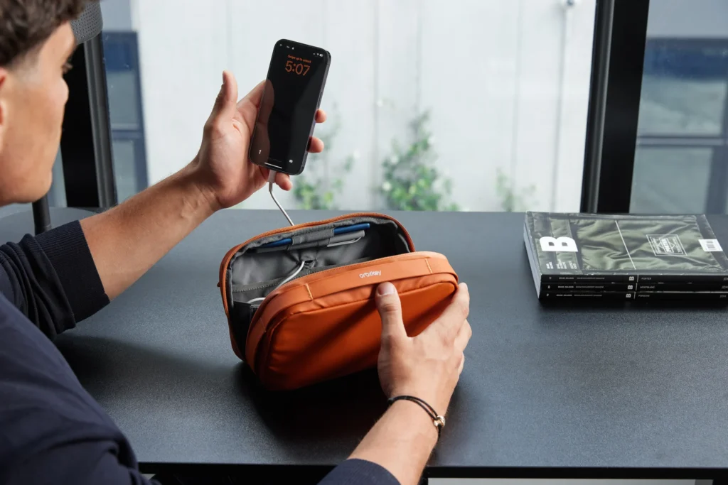 Bellroy Tech Kit / Orbitkey 2-in-1 Tech Pouch