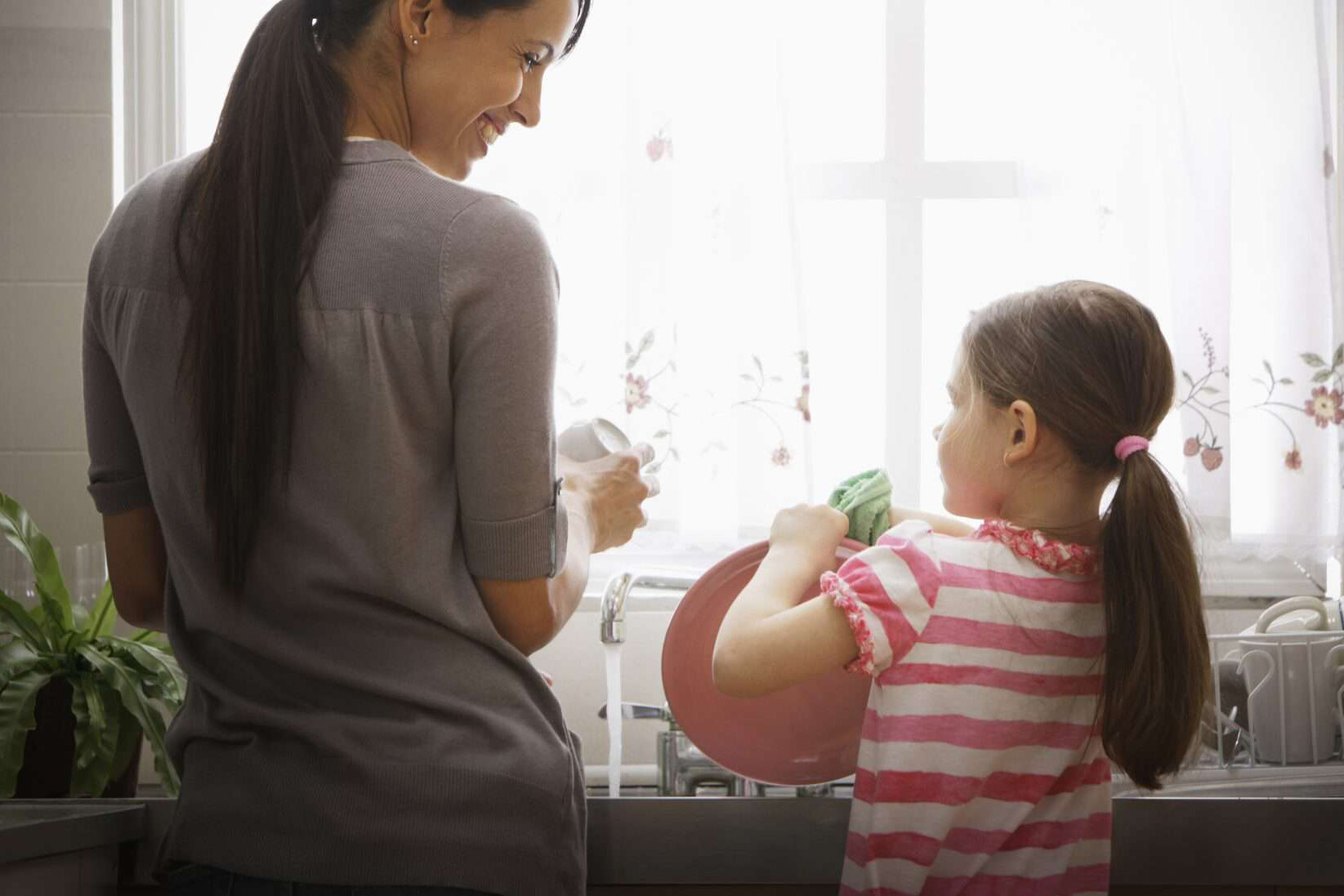 5 Habits of People with Clean Homes